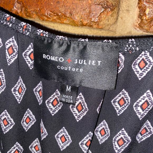 Romeo & Juliet Couture Geometric Sleeveless Surplice Jumpsuit Womens Size Medium - Picture 4 of 6